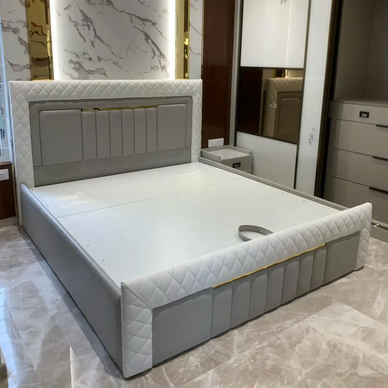 Woods Royal customer  Wng Chair