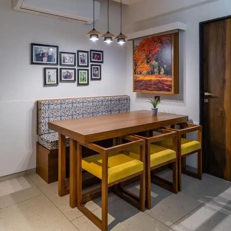 Woods Royal Dining Table